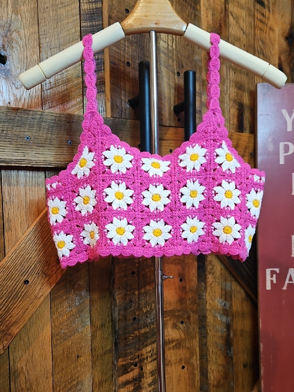 348 POL Pink Crocheted Daisy Crop Top